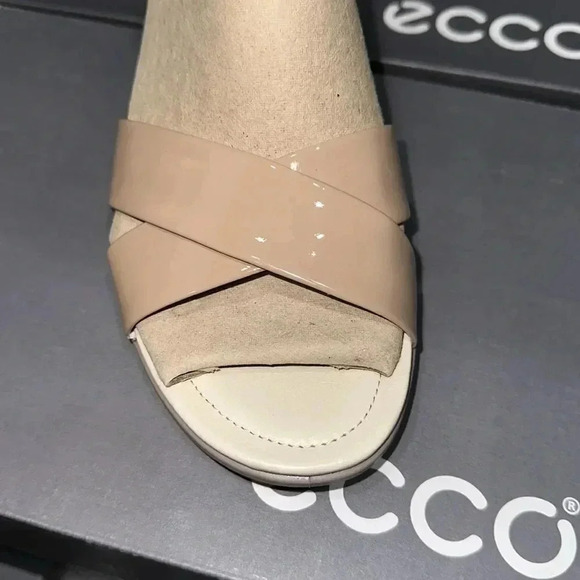 Ecco Shape 35 Block Sandal Size 10-10.5 - Picture 4 of 6